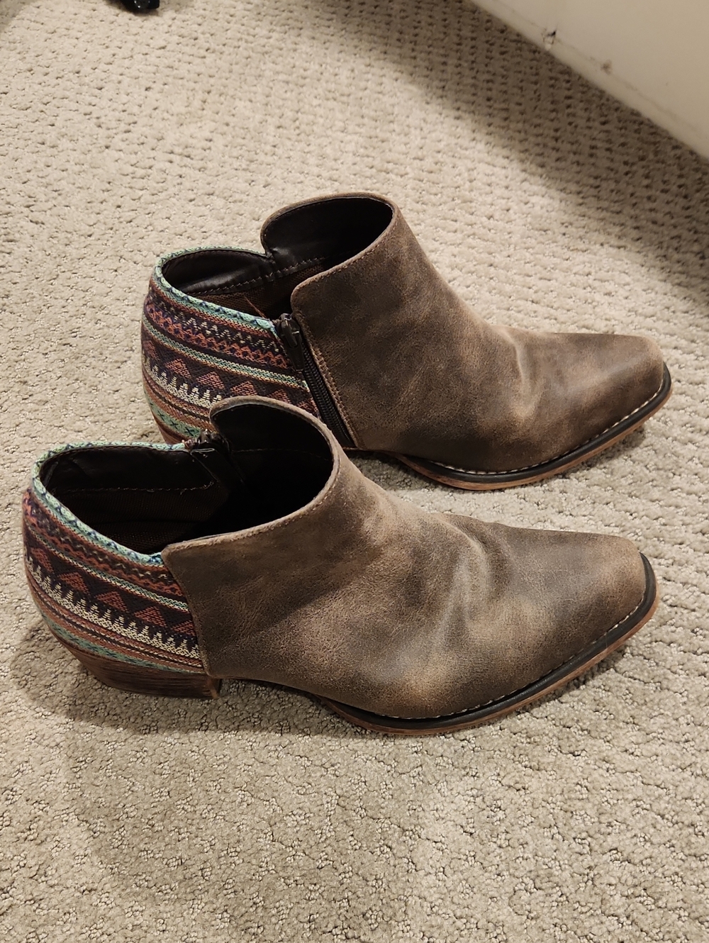 Roper Textured Brown Ankle Boots with Aztec Heel Panel 9.5